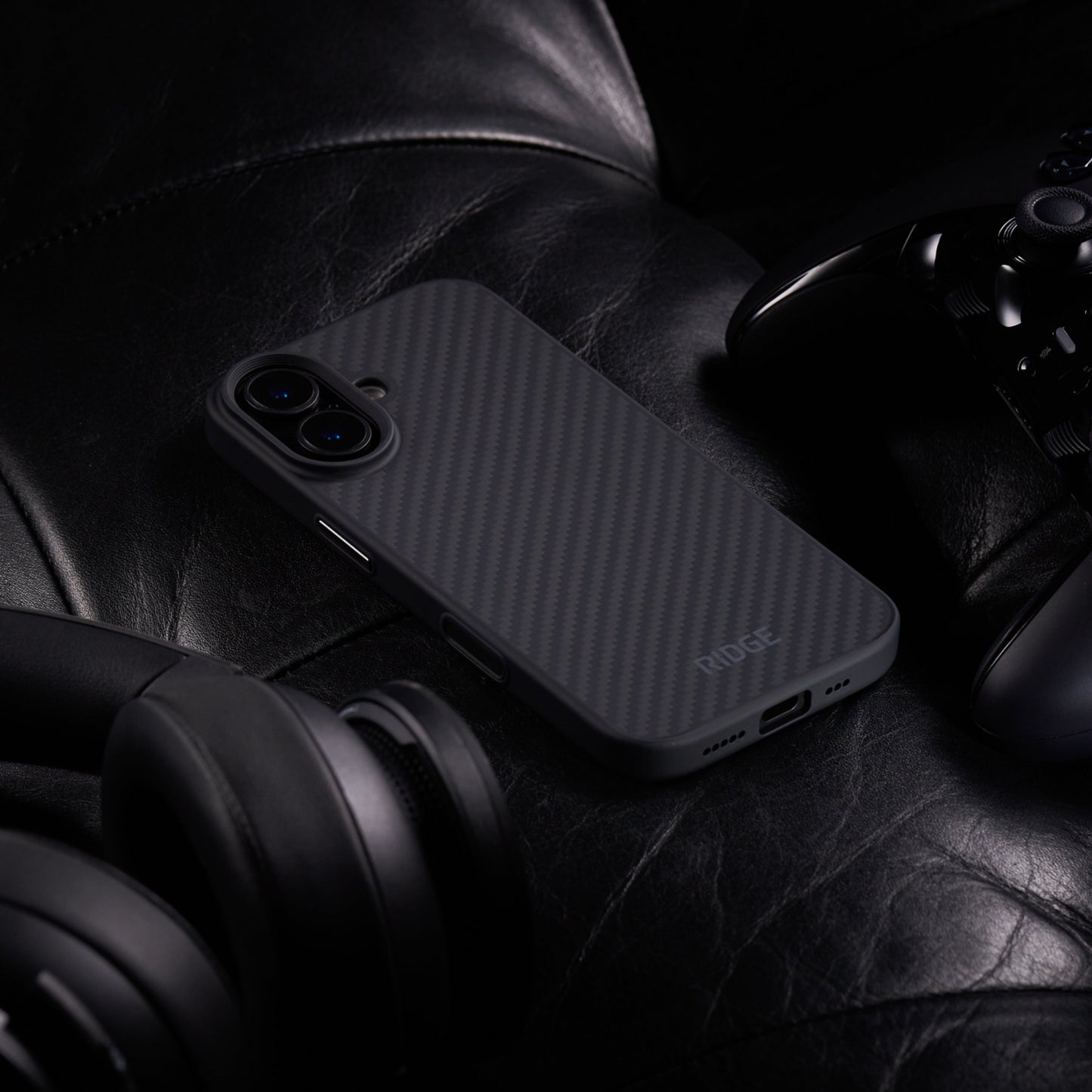 Everyday Phone Case - iPhone 17 - Carbon